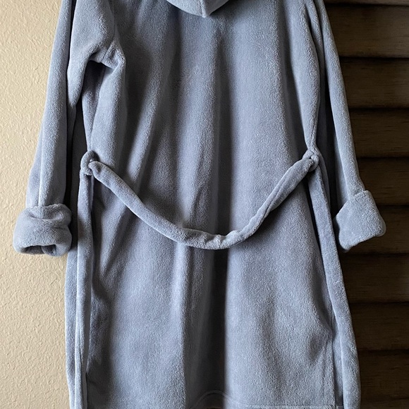 Victoria’s Secret Robe - Picture 3 of 8